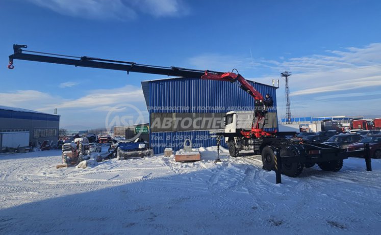 Седельный тягач Shacman X3000 с КМУ Sunhunk 238-4 2