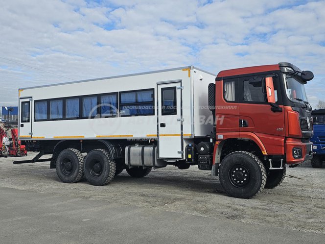 Вахтовый автобус Shacman X3000, 32 мест 1