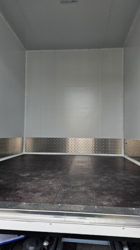 Изотермические фургоны Shacman X3000 6x4 3