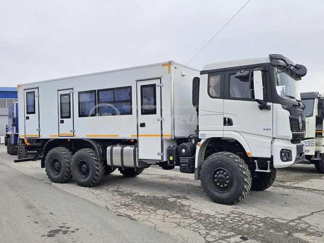 Вахтовый автобус Shacman X3000, 16 мест с грузовым отсеком 0