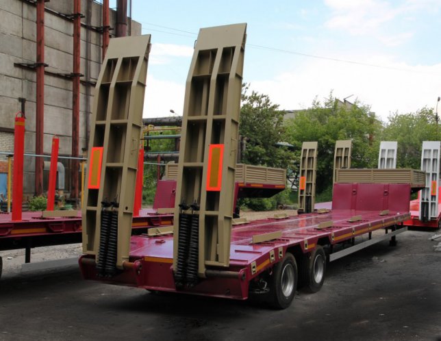 Низкорамный полуприцеп-тяжеловоз ЧМЗАП 938530 по спецификации 037 УКВУ 1