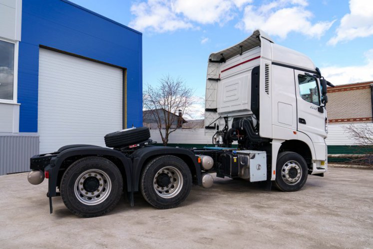 Седельный тягач BEIBEN 2648S 6