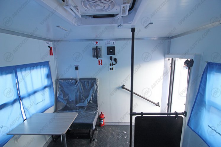 Вахтовый автобус с бортовой платформой и КМУ ИМ-55. КАМАЗ 43118-3027-50, 8 мест 8