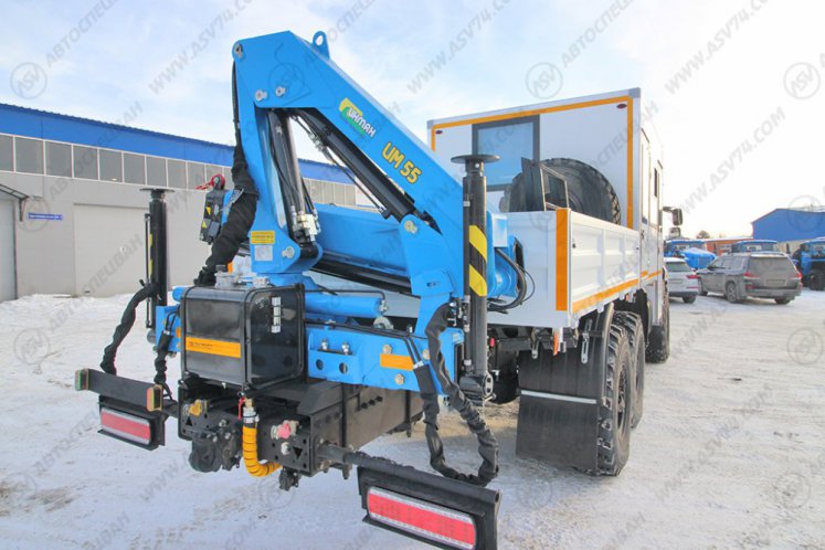 Вахтовый автобус с бортовой платформой и КМУ ИМ-55. КАМАЗ 43118-3027-50, 8 мест 4