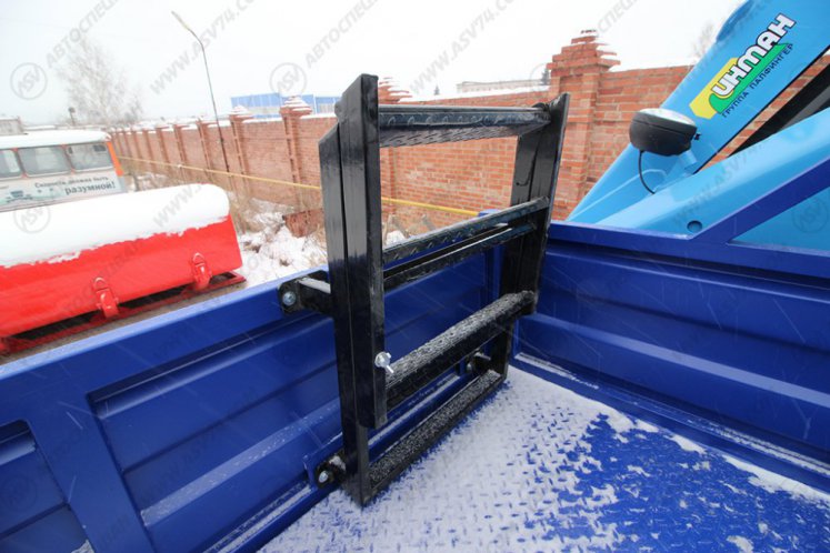 Агрегат для ремонта и обслуживания качалок АРОК КАМАЗ 43118-3027-50 с КМУ ИМ-95 11