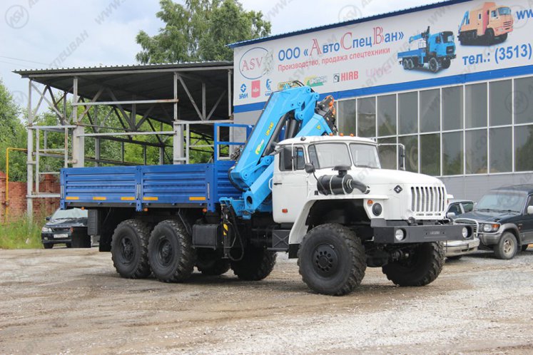 Бортовой автомобиль Урал 4320 (капотный) с КМУ ИМ-240 0