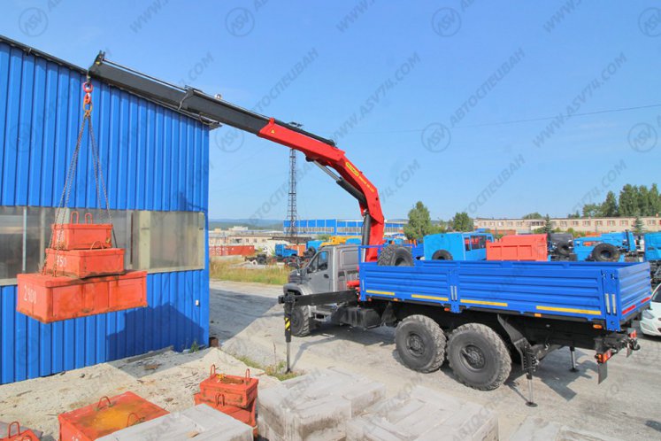 Бортовой автомобиль Урал 4320 NEXT (капотный) с КМУ ИМ-320 5