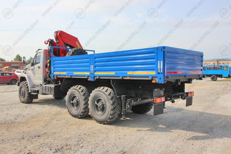 Бортовой автомобиль Урал 4320 NEXT (капотный) с КМУ ИМ-320 2