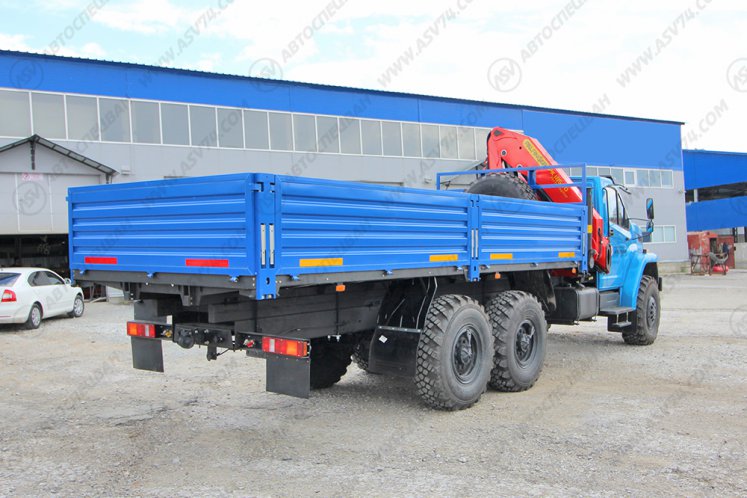 Бортовой автомобиль Урал 4320 NEXT (капотный) с КМУ Palfinger 18500 4