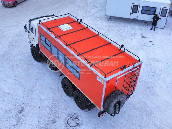 Вахтовый автобус Камаз 43118-3012-48, 20 мест с грузовым отсеком 2