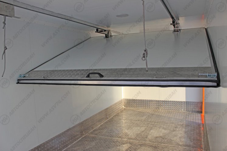 Рефрижератор КамАЗ 43118 с мультитемпературной перегородкой и ХОУ Thermo King 4