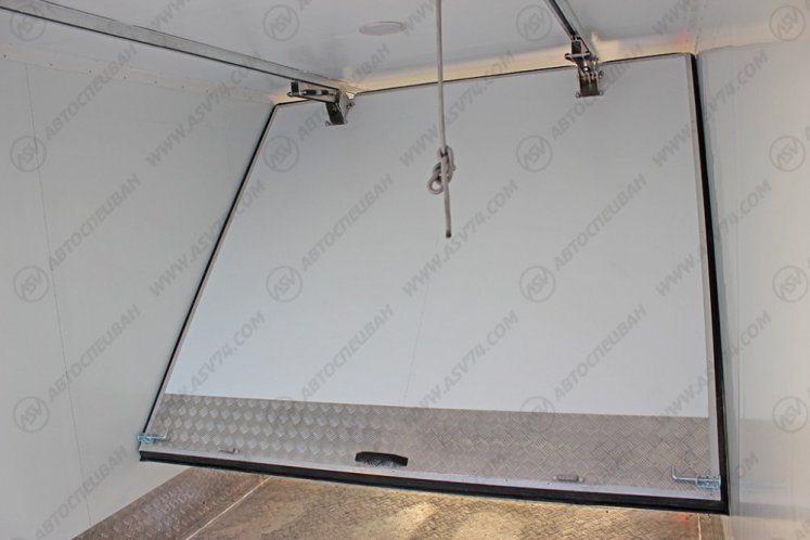 Рефрижератор КамАЗ 43118 с мультитемпературной перегородкой и ХОУ Thermo King 5