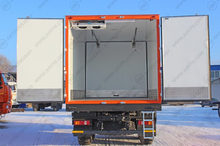 Рефрижератор КамАЗ 43118 с мультитемпературной перегородкой и ХОУ Thermo King 7