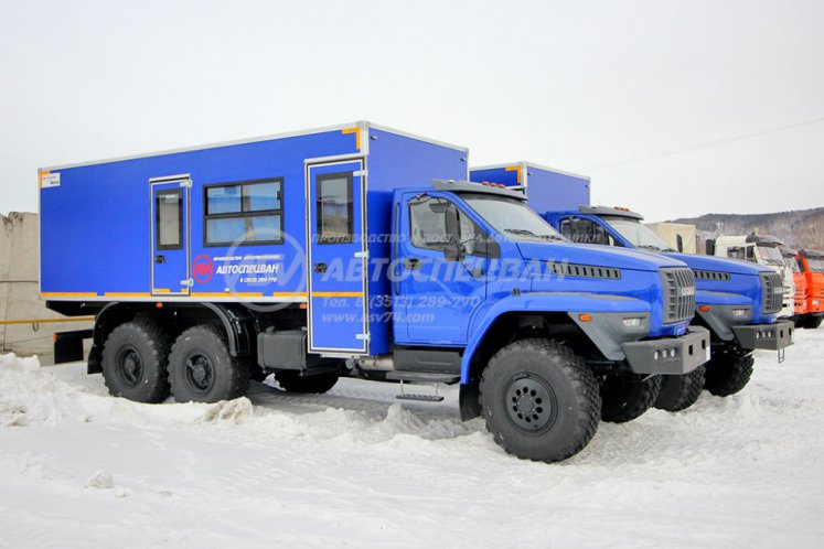 Вахтовый автобус с грузовым отсеком Урал NEXT 4320-6952-72 (Е5) Г38, 12 мест 0