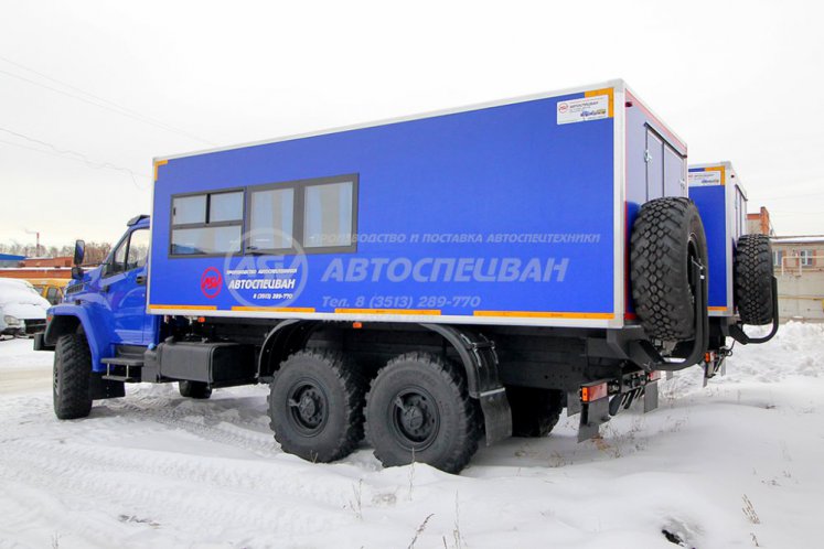 Вахтовый автобус с грузовым отсеком Урал NEXT 4320-6952-72 (Е5) Г38, 12 мест 3