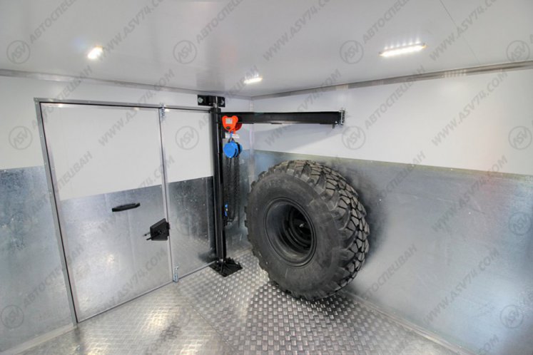 Вахтовый автобус с грузовым отсеком, Урал 4320-1912-72Е5, 8 мест 7