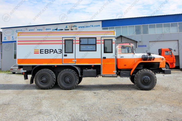Вахтовый автобус с грузовым отсеком, Урал 4320-1912-72Е5, 8 мест 1
