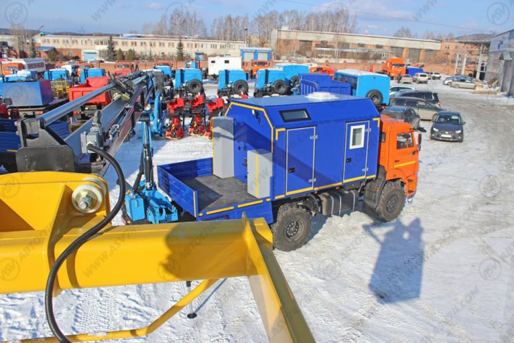 Агрегат ремонта и обслуживания качалок АРОК КАМАЗ 43118-3027-50 с КМУ ИМ-95 (синий) 2