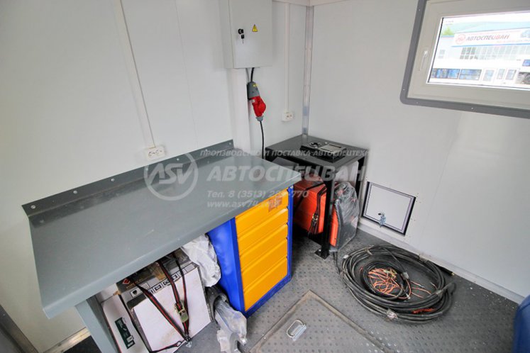 Агрегат для ремонта и обслуживания качалок АРОК УРАЛ 4320-4951-80 с КМУ Fassi F155A.0.22 6