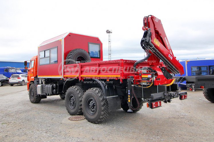 Вахтовый автобус 8 мест с бортовой платформой и КМУ Amco Veba 810/2S. КАМАЗ 43118-50 3