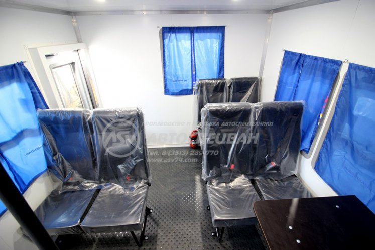 Вахтовый автобус с бортовой платформой КАМАЗ 43118-3027-50, 8 мест 7