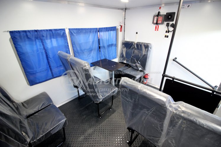 Вахтовый автобус с бортовой платформой КАМАЗ 43118-3027-50, 8 мест 8