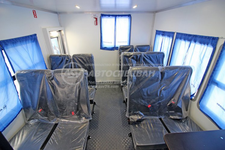 Вахтовый автобус с бортовой платформой КАМАЗ 43118-3027-50, 12 мест 10
