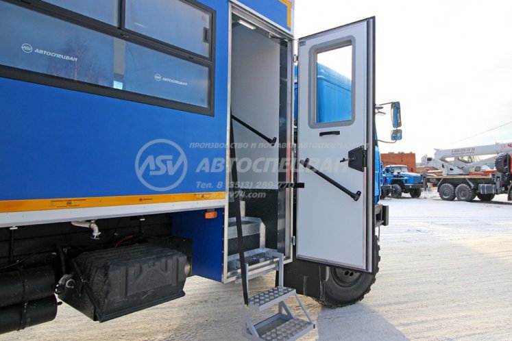 Вахтовый автобус Урал 4320-4971-80, 16 мест с грузовой платформой 5
