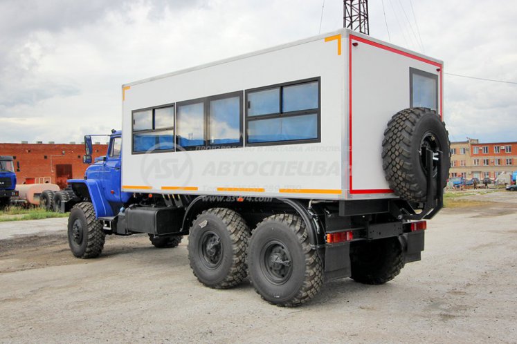 Вахтовый автобус Урал – 4320-1958-72Е, 20 мест 1