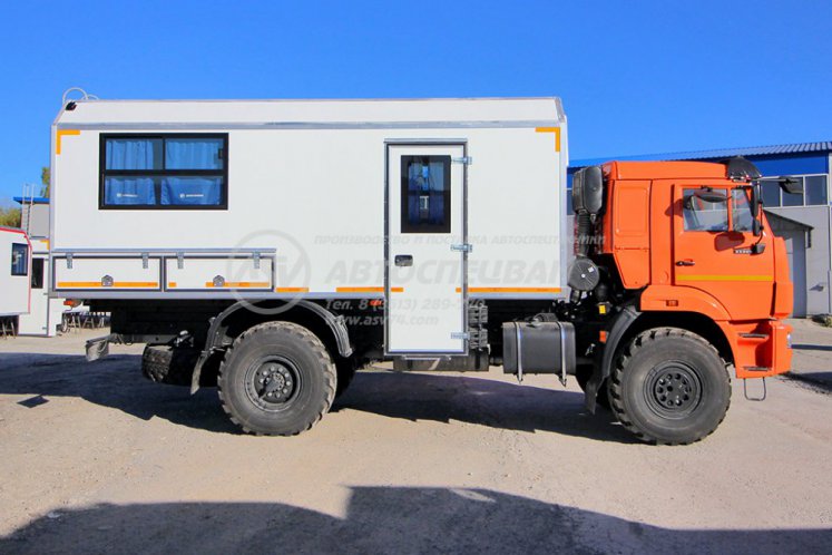 Вахтовый автобус КАМАЗ 43502-3036-66, 8 мест. Грузовой отсек 1