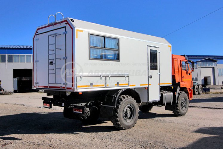 Вахтовый автобус КАМАЗ 43502-3036-66, 8 мест. Грузовой отсек 2
