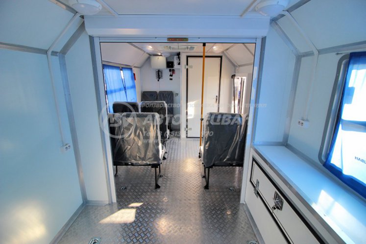 Вахтовый автобус КАМАЗ 43502-3036-66, 8 мест. Грузовой отсек 3