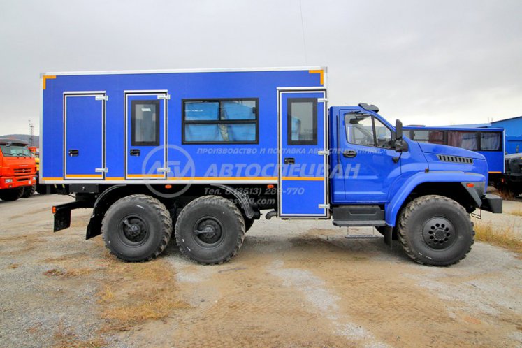 Вахтовый автобус с грузовым отсеком Урал 5557 (Е5) 12 мест 1