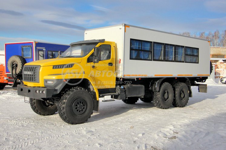 Вахтовый автобус Урал NEXT 4320-6952-72, 24 места. Грузовой отсек 1