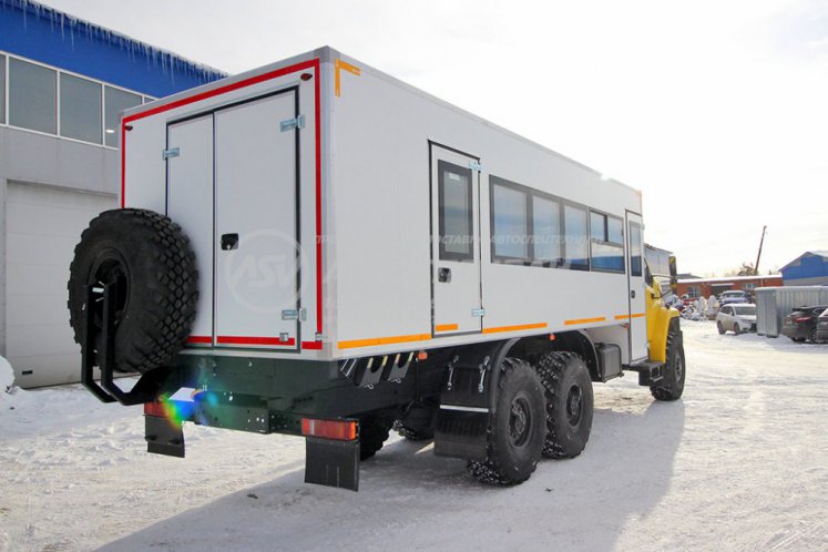 Вахтовый автобус Урал NEXT 4320-6952-72, 24 места. Грузовой отсек 3