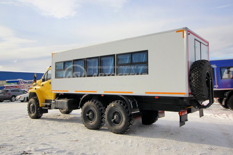 Вахтовый автобус Урал NEXT 4320-6952-72, 24 места. Грузовой отсек 2
