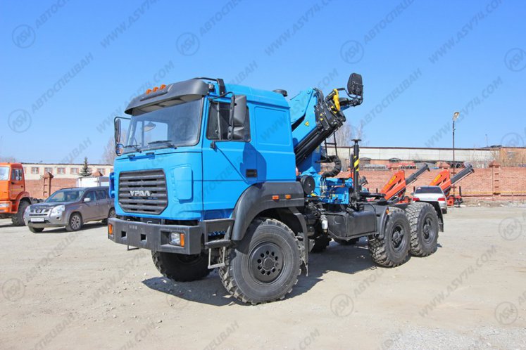 Седельный тягач Урал 44202-82 (бескапотный) с КМУ ИМ-240 2