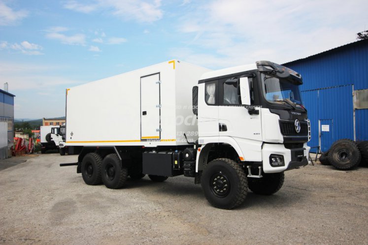 Shacman X3000 6x6 для перевозки опасных грузов 0