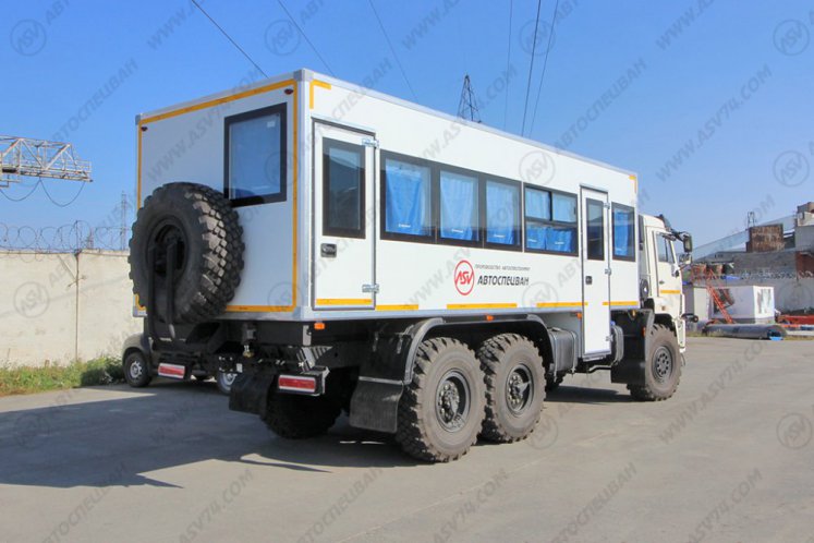 Вахтовый автобус КАМАЗ 43118-3027-50, 28 мест (белый) 2