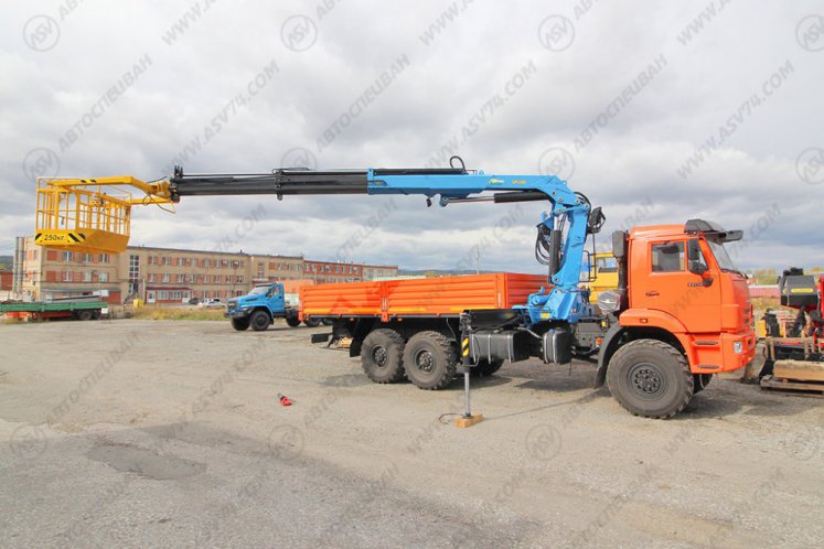 Бортовой КАМАЗ 43118-3027-50 с КМУ ИМ-240 с люлькой для подъема людей 7