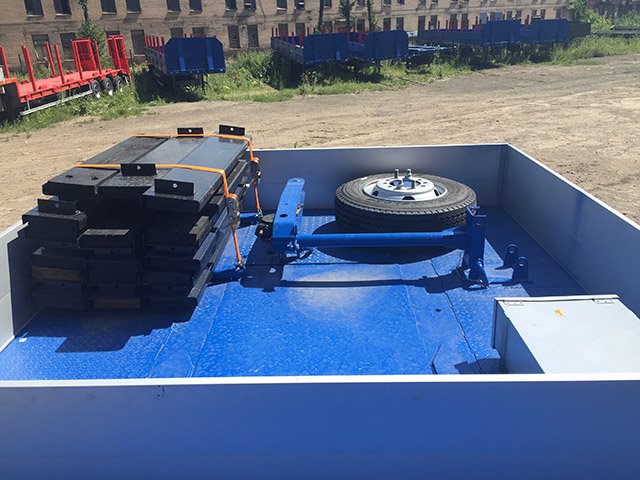 Низкорамный полуприцеп-тяжеловоз ЧМЗАП 93853 по спецификации 037 УКВ4 ПП4 3