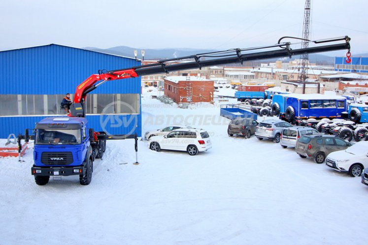 Тягач Урал 4320-4972-82 с КМУ ИМ-320-05 5