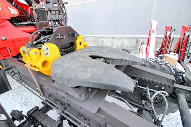 Тягач Урал 4320-4972-82 с КМУ ИМ-320-05 11