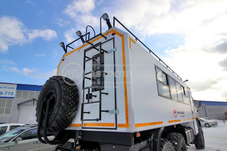 Вахтовый автобус КАМАЗ 43118-3027-50, 20 мест с грузовым отсеком 5