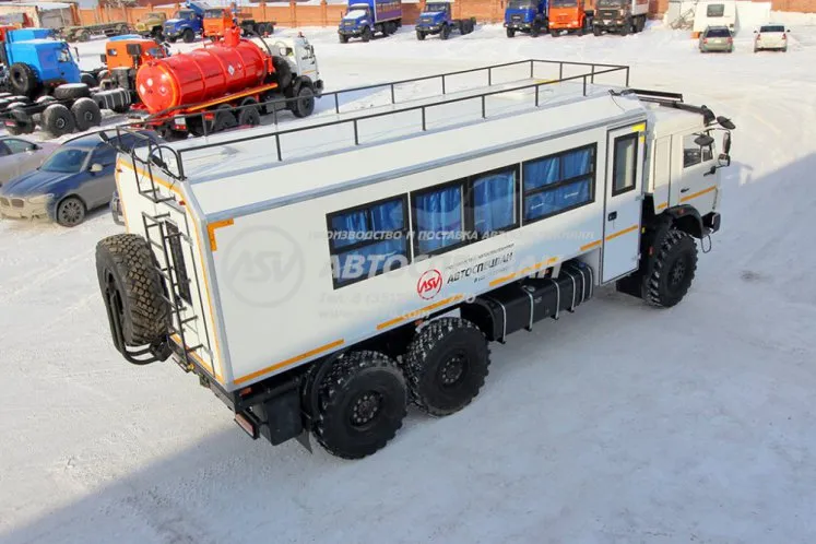 Вахтовый автобус КАМАЗ 43118-3027-50, 20 мест с грузовым отсеком 4