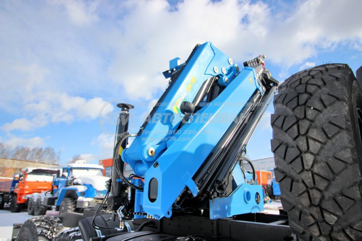 Седельный тягач КАМАЗ 43118-50 с КМУ ИМ-180-05 3