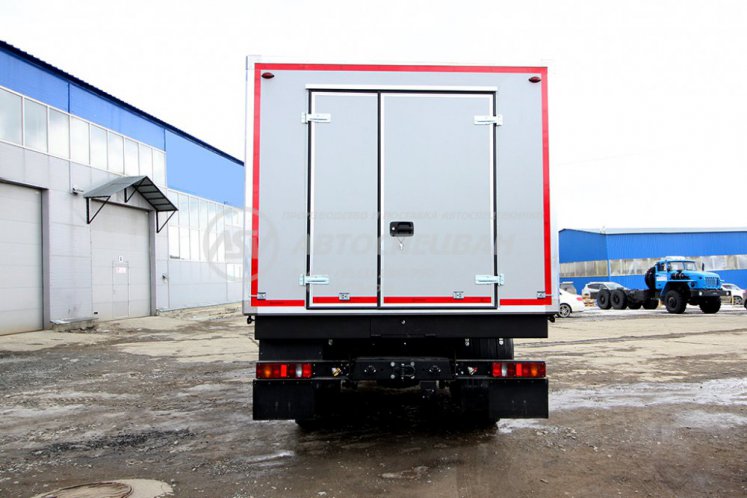 Вахтовый автобус Урал 4320-4971-80, 28 мест с грузовым отсеком 4