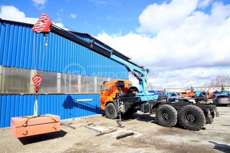 Тягач КамАЗ 43118-3027-50 с КМУ ИМ-240А (тросовый) 5