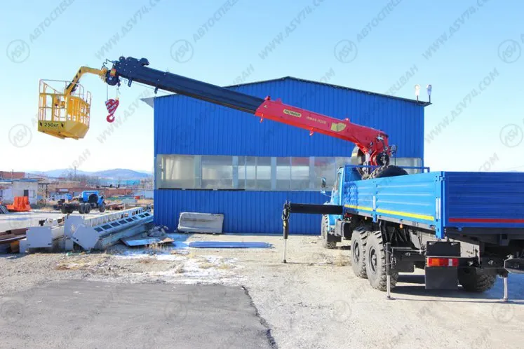 Бортовой автомобиль Урал 4320 NEXT (капотный) с КМУ IT-200 (тросовый) 2