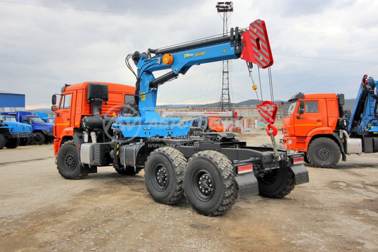 Тягач КамАЗ 43118-3027-50 с КМУ ИМ-240А (тросовый) 3